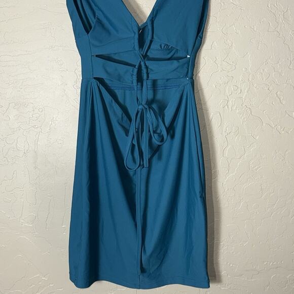 Revolve. By the way. Ingrid Deep V Mini Dress in Teal - Picture 8 of 11